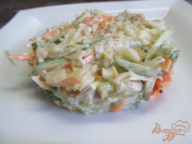 фото рецепта: Салат с жаренной капустой и курицей