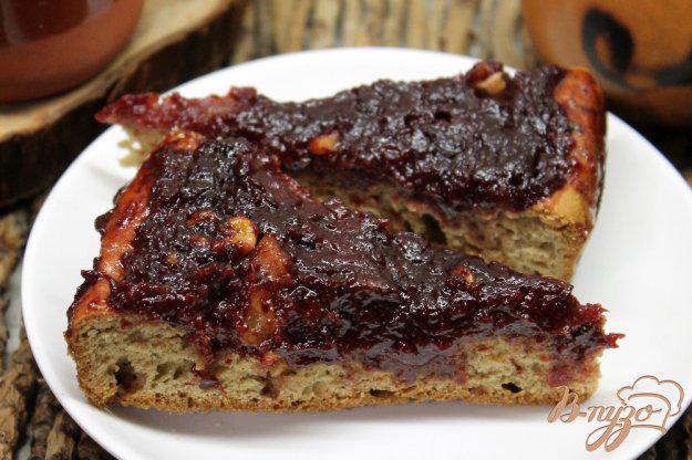 фото рецепта: Овсяный пирог с орехами и повидлом из кизила и груш
