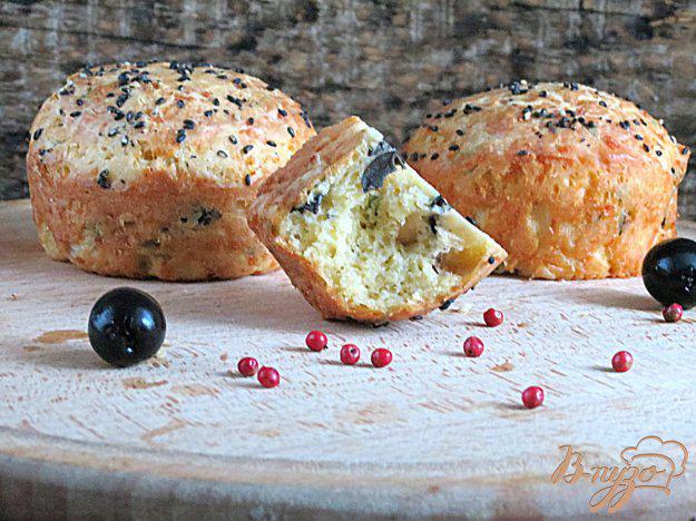 фото рецепта: Сырные булочки с маслинами