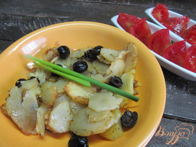 фото рецепта: Жареный картофель с оливками