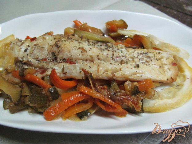 фото рецепта: Запеченная рыба на овощах