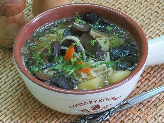 фото рецепта: Суп с лесными грибами и вермишелью