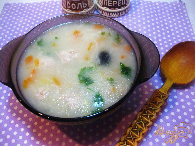 фото рецепта: Суп с фрикадельками и маслинами