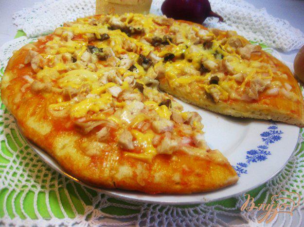фото рецепта: Пицца с сыром и курицей