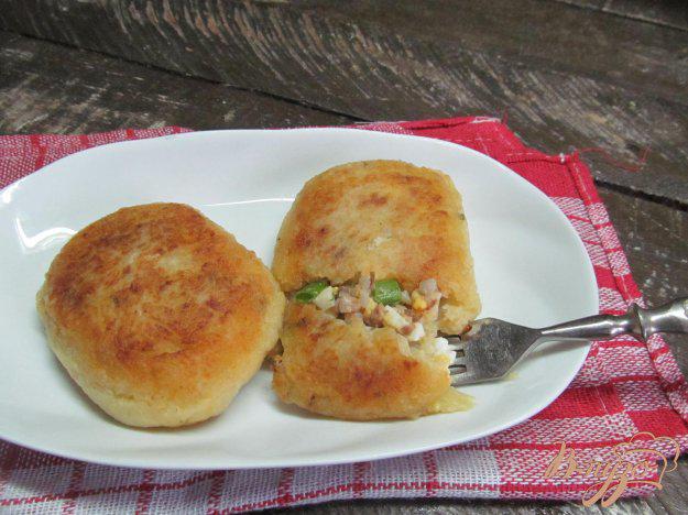 фото рецепта: Картофельные пирожки с начинкой из гречки