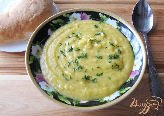 фото рецепта: Суп-крем из картофеля, зеленого горошка и кукурузы