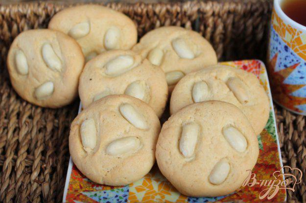 фото рецепта: Песочное печенье с арахисом