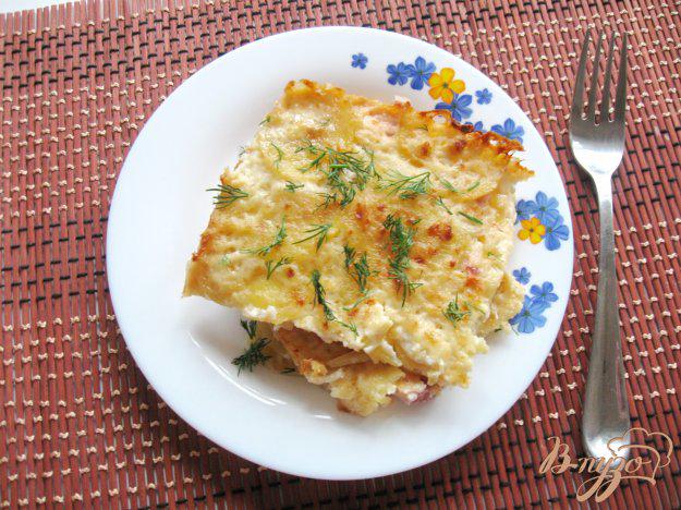 фото рецепта: Картофельная запеканка с колбасой и сыром