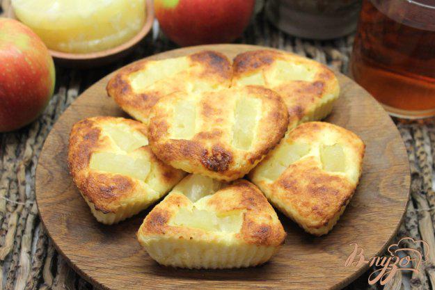 фото рецепта: Творожные кексы с кусочками ананаса и ванилью
