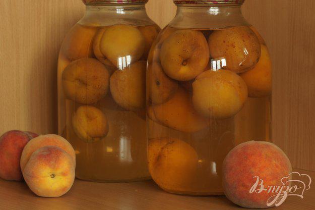 фото рецепта: Компот из целых персиков