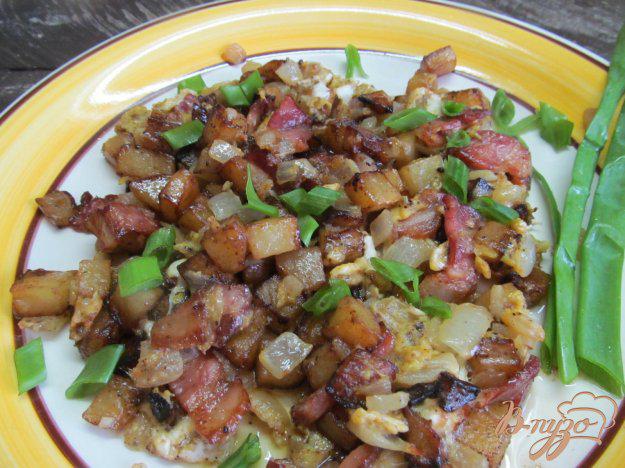 фото рецепта: Омлет с хрустящим картофелем на беконе