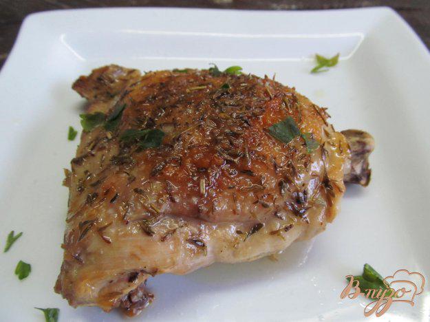 фото рецепта: Жареная курица с розмарином и тимьяном