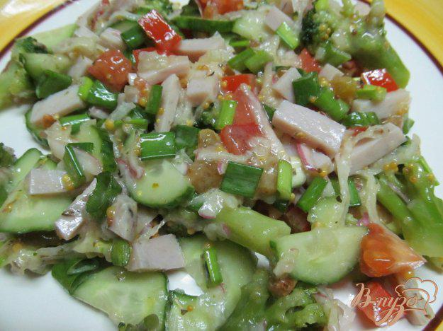 фото рецепта: Салат с бужениной и брокколи