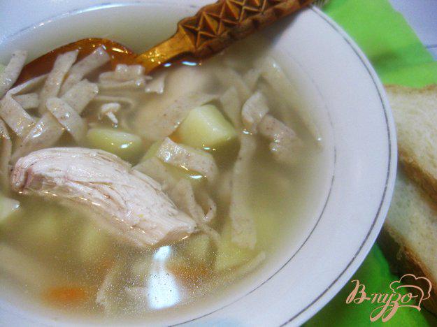 фото рецепта: Суп с куриной грудкой и гречневой лапшой