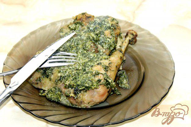 фото рецепта: Запеченная курица со шпинатом и сливками