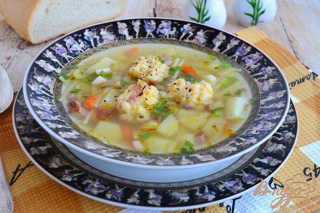 фото рецепта: Суп с копченой грудинкой и сырными клецками