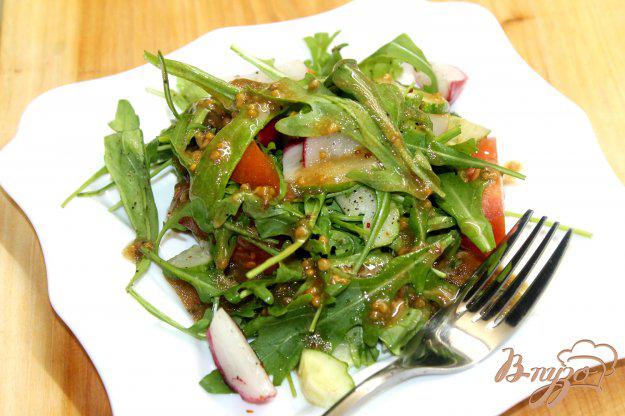 фото рецепта: Салат с рукколой и редисом