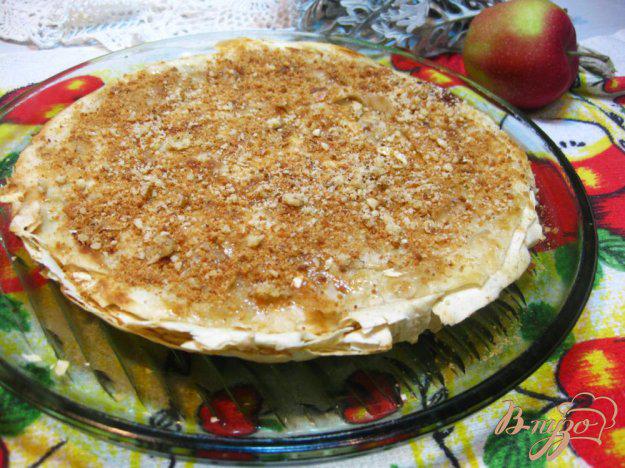 фото рецепта: Орехово-яблочный слоеный торт из лаваша