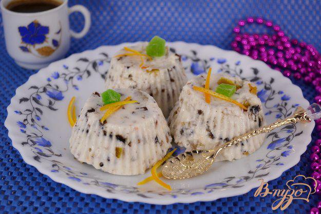 фото рецепта: Сметанный десерт с сухофруктами и орехами