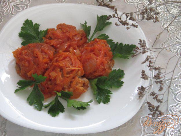 фото рецепта: Постные гречаники с капустой в томатном соусе
