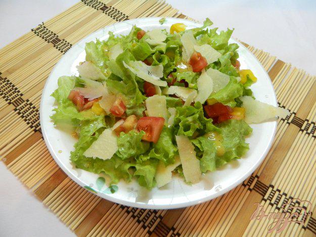 фото рецепта: Легкий салат с горчично -  ореховой заправкой