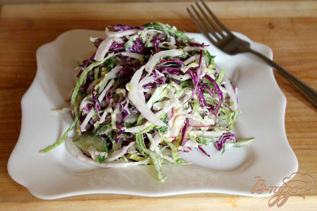 фото рецепта: Капустный салат с редисом и огурцами