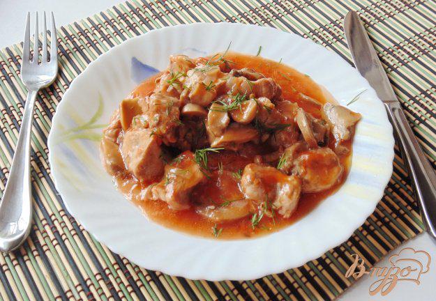 фото рецепта: Свинина в томатном соусе с грибами