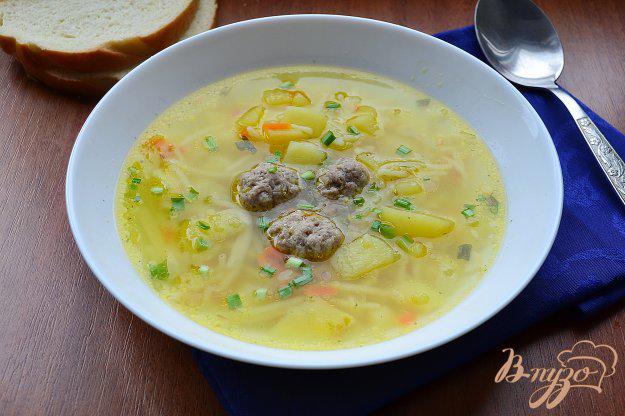 фото рецепта: Суп со свиными фрикадельками и вермишелью