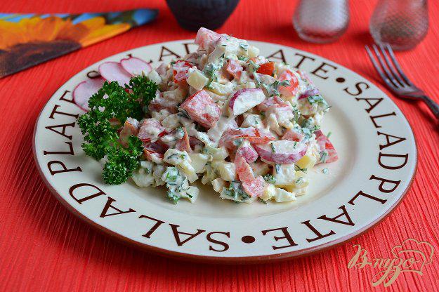 фото рецепта: Салат с курицей, редисом и помидорами
