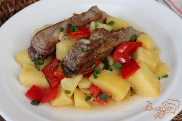 фото рецепта: Картофель тушеный с ребрышками и овощами