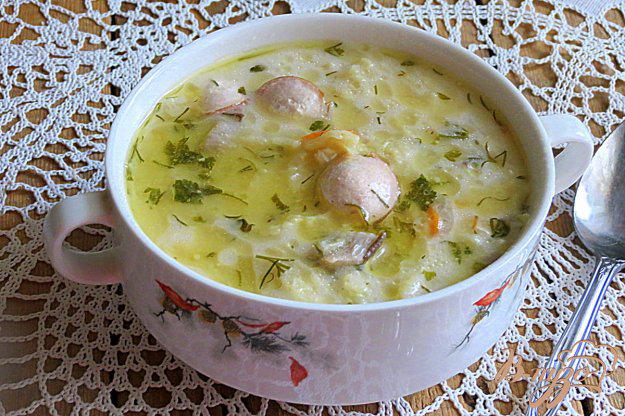 фото рецепта: Суп с вешенками, сырками и савойской капустой