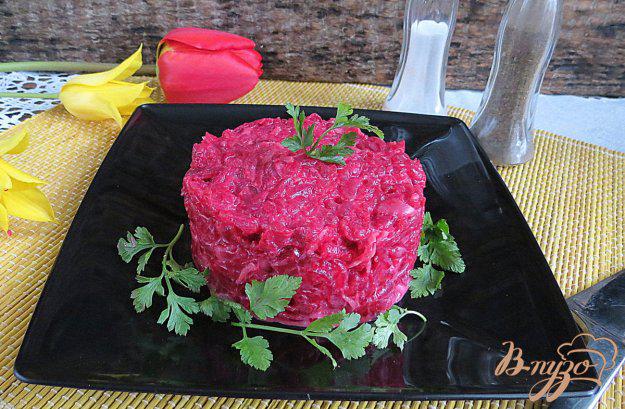 фото рецепта: Салат со свеклой и маринованным имбирём