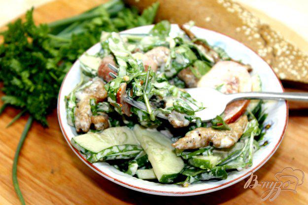 фото рецепта: Салат с курицей и шпинатом