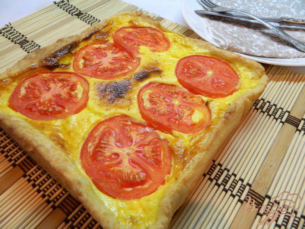 фото рецепта: Открытый пирог с сыром, творогом и помидором