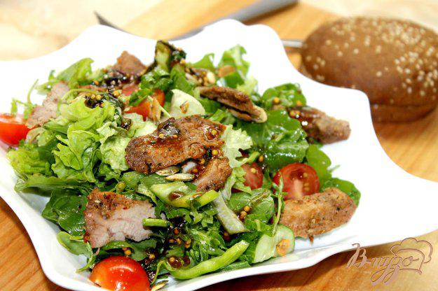 фото рецепта: Салат с утиной грудкой и свежими овощами