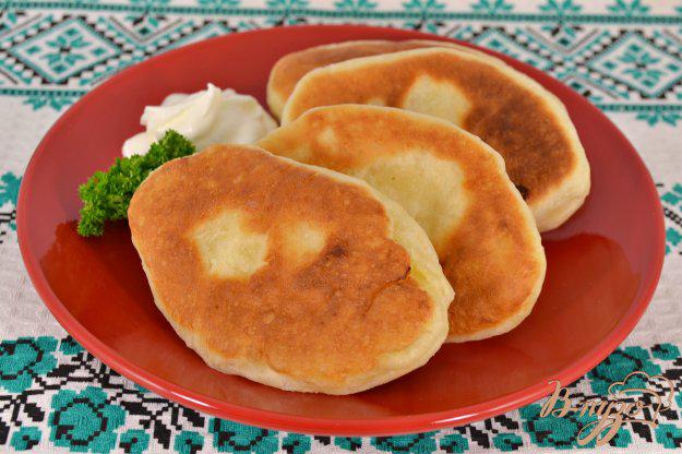 фото рецепта: Пирожки с картофелем на кефирно-дрожжевом тесте