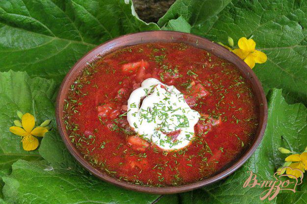 фото рецепта: Блиц борщ с бычками в томатном соусе.