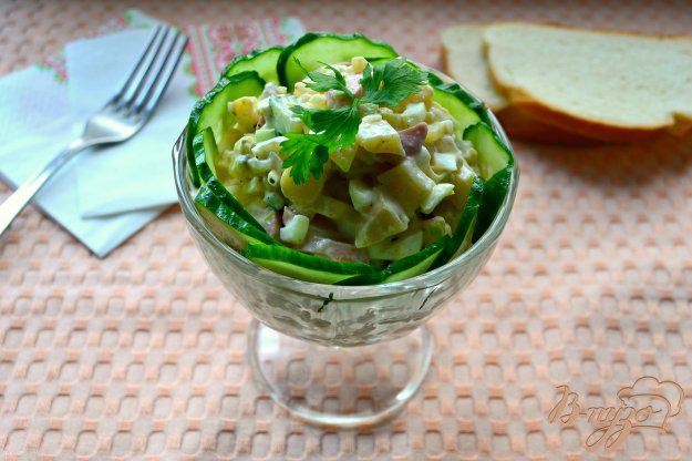 фото рецепта: Картофельный салат с сосисками и свежим огурцом