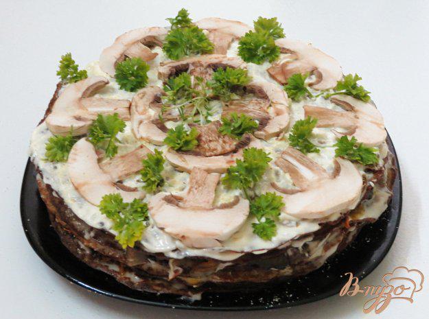 фото рецепта: Печёночный торт с грибами