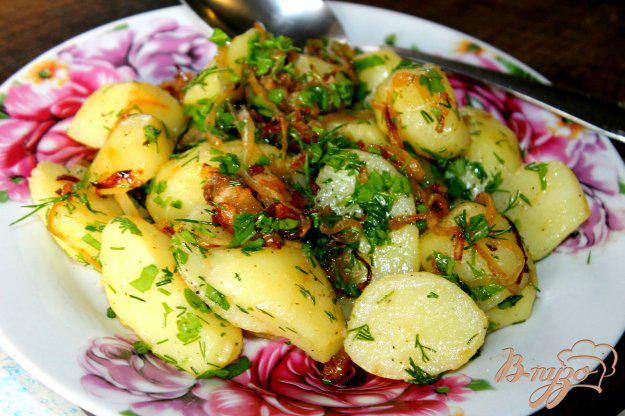 фото рецепта: Молодой картофель с подчеревком и укропом