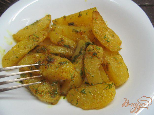 фото рецепта: Запеченный картофель в масле карри
