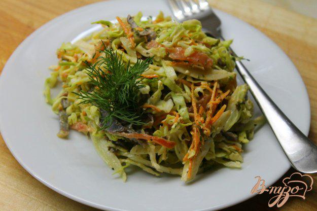 фото рецепта: Капустный салат с куриными желудками и сыром