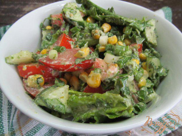 фото рецепта: Овощной салат с консервированной кукурузой