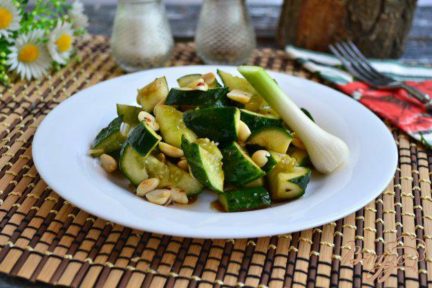 фото рецепта: Китайский салат из битых огурцов