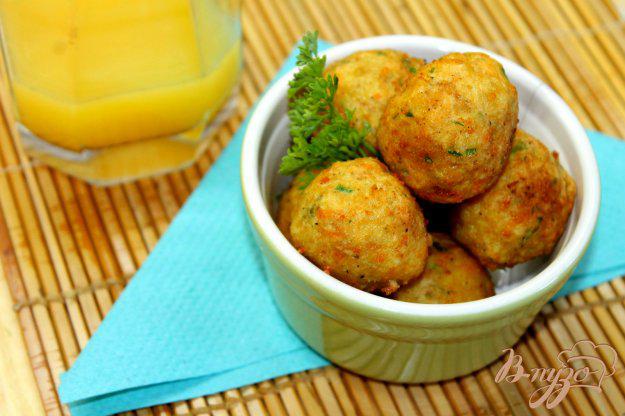 фото рецепта: Картофельные шарики с зеленью и сыром