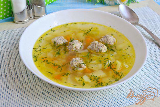 фото рецепта: Суп с капустой и куриными фрикадельками