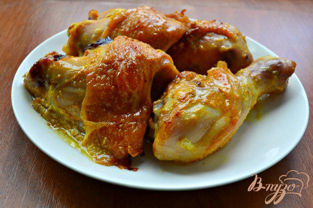 фото рецепта: Курица в сметанном соусе с карри и медом в духовке