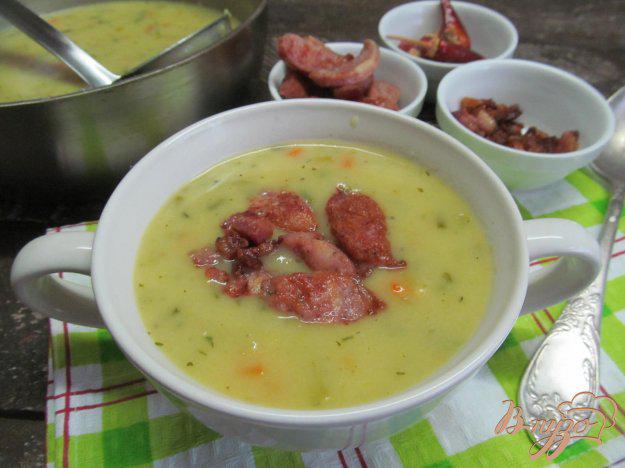 фото рецепта: Кремовый суп с беконом и колбасками