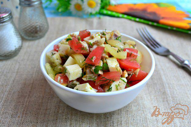 фото рецепта: Салат с курицей, помидорами и брынзой