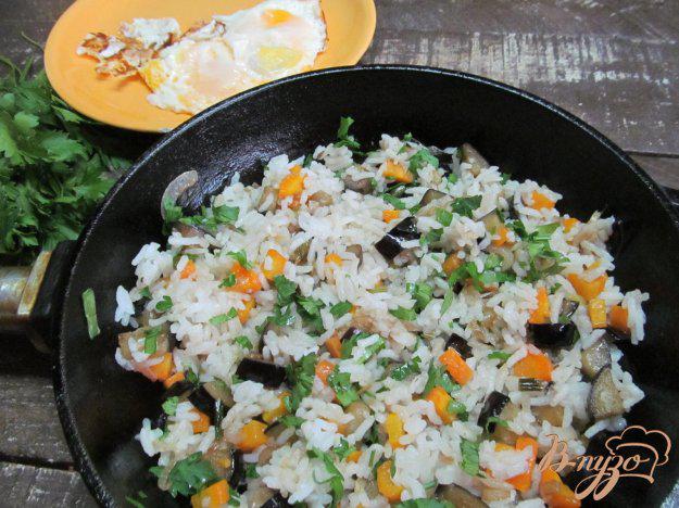фото рецепта: Рис с баклажаном и морковью